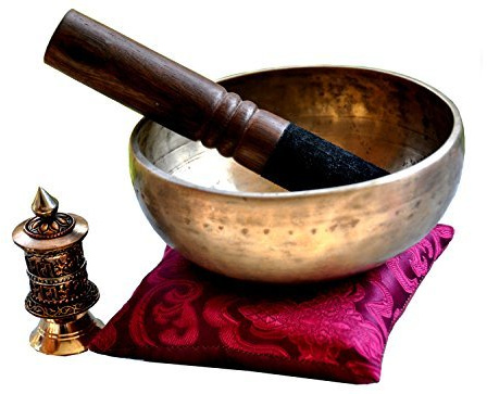 thamelmart 15,2 cm Authentische Antike Alte Tibet Klangschale aus Nepal, Bronze, mit Holzhammer, Seidenkissen und Gebetsmühle