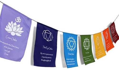 Bunting, flags & batiks regenbogenfarbenes chakra symbol und mantra bestätigungs gebetsfahnen wimpelkette