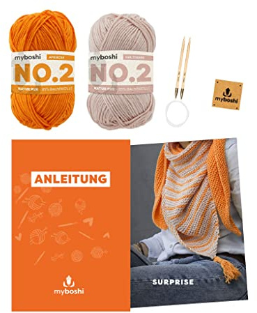 myboshi Strickset Dreieckstuch Surprise für Anfänger, inkl. No.2 Wolle, Nadel und Anleitung, Strickpaket, 85% Baumwolle, 15% Kapok Orange mit Rundstricknadel