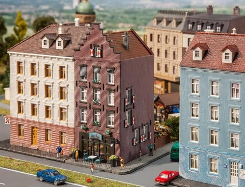Faller FA 232334 - Altstadthaus mit Bar, Zubehör für die Modelleisenbahn, Modellbau, 13.9 x 3.7 x 22.4 cm