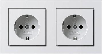 GIRA Serie E2 Komplett-Sets - reinweiß glänzend (2x Steckdose, 1x Rahmen 2fach)