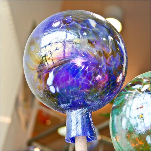 Sfera da giardino di vetro blu