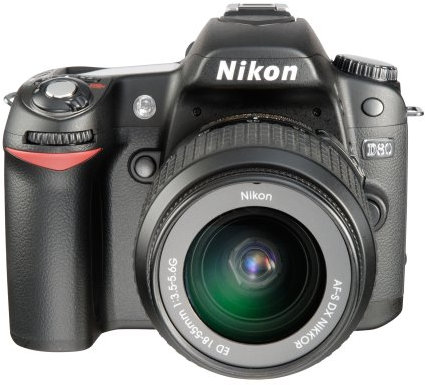 Nikon D80 + objectif AF-S VR DX 18-55 mm f/3.5-5.6G ED II Appareil photo reflex numérique Moniteur ACL 2,5 10,2 Mpixels Slot mémoire SD