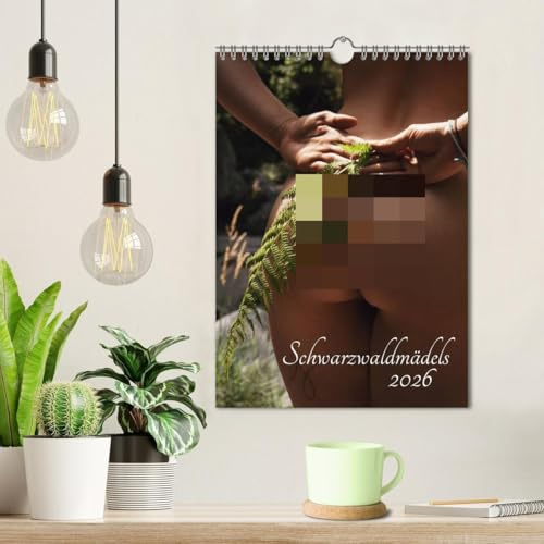 Schwarzwaldmädels (Wandkalender 2026 DIN A4 hoch), CALVENDO Monatskalender: Die wilde Schönheit des Schwarzwaldes kombiniert mit wunderschönen Frauen (CALVENDO Erotik)
