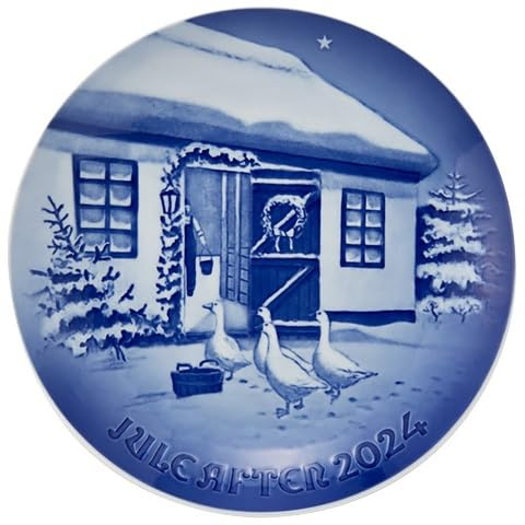 Royal Copenhagen Bing & Grøndahl Collectibles Weihnachtsteller 2024 Christmas in the Countryside, aus Porzellan hergestellt, Durchmesser: 18 cm, 1070759, Blau