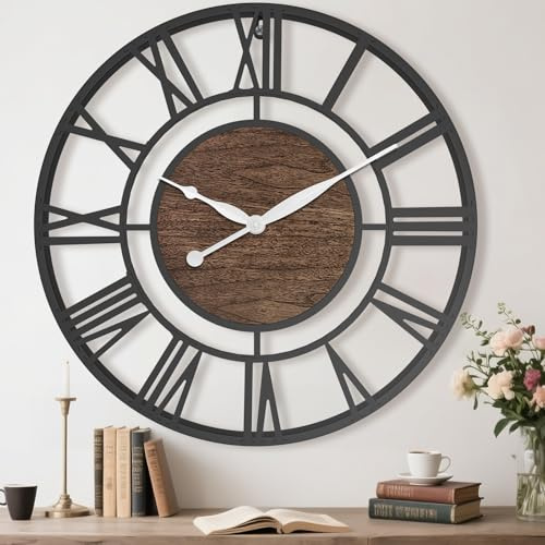Pytha Sight Wanduhr Groß XXL 60 cm Schwarz Metall Vintage mit Walnuss | Groß Wanduhr Modern Industrial Design mit Römischen Ziffern, Lautlos ohne Tickgeräusche, für Wohnzimmer, Küche, Büro