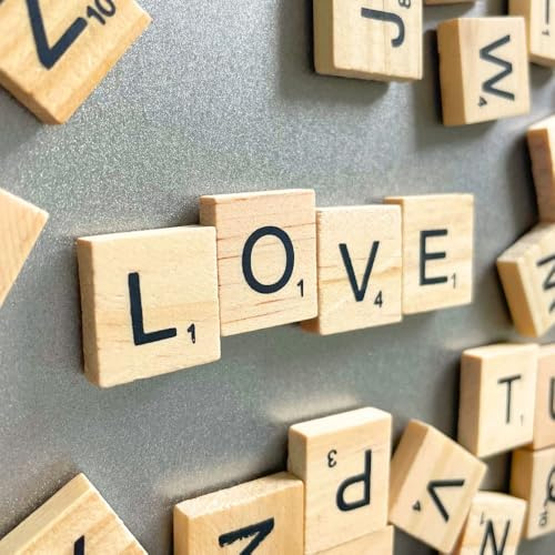 YJ Premiums Magnetische Buchstaben-Fliesen-Magnete aus Holz, groß, quadratisch, Holzbuchstaben, Fliesenmagnetstücke für Kühlschrank, Wand, Spaß, Lernen, dekoratives Spielbrett, 200 Stück