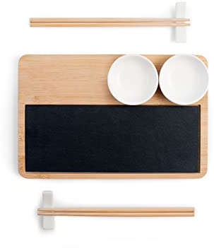H&H Confezione 10 pezzi Sushi Box. Set composto da un vassoio in bambù, un piatto in ardesia, 2 coppette in porcellana bianca, 2 porta bacchette in porcellana e 2 coppie di bacchette in bambù