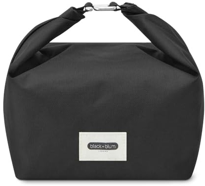 BLACK + BLUM Isolierte Lunchtasche | Rolltop | 6,7 L | Schwarz | 7,3 x 23cm | Recyceltes Material, auslaufsicher, Verstellbarer Gurt, BPA-frei, Leicht Tragbar, Arbeit & Picknick, hält kühl