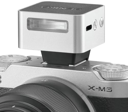 ZENIKO ZT08 F Mini TTL Aufsteckblitz für Fuji Kameras 47g, USB-C Ladung, 28mm Weitwinkel, Retro Design mit OLED-Display, 740 Vollblitze, Kompakt & Reisefreundlich（Silver）
