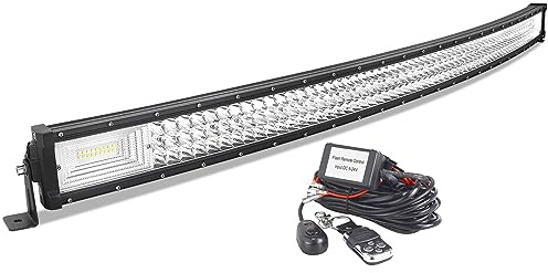 AUXTINGS Courbé 132 cm 675W LED Barre d'éclairage avec 12V stroboscopique Faisceau de câblage kit,3 rangées Spot et Inondation Barre Lumineuse pour Offroad Véhicules Voiture camions SUV 4x4,6000K