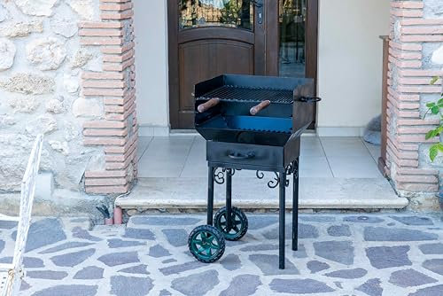 barbecue in ferro pesante a legna e carbonella con griglia regolabile in altezza molto robusto