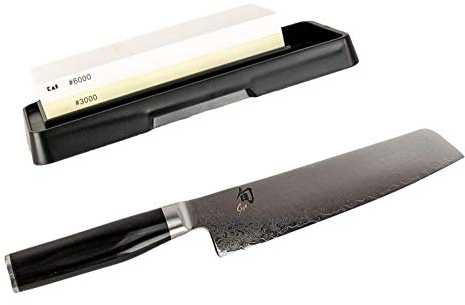 Kai Shun Premier Tim Mälzer - Minamo Santoku - TMM-0702 - Couteau Santoku japonais ultra tranchant - Acier Damas + Pierre à aiguiser Kai AP-0316