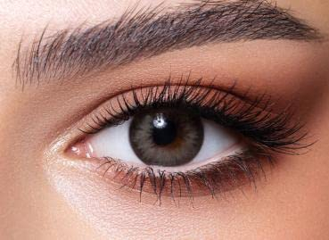 BELLA Diamonds farbige Kontaktlinsen ALMOND GRAY (Dioptrien -0.00) – Stark deckende Monatslinsen für 3 Monate in natürlichem Grau, besonders natürliches Ergebnis für dunkle Augen - 1 Paar