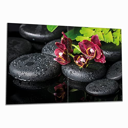 Wallario Herdabdeckplatte/Spritzschutz aus Glas, 2-teilig, 80x52cm, für Ceran- und Induktionsherde, Dunkelrote Orchideen-Blüte auf schwarzen Steinen mit Regentropfen