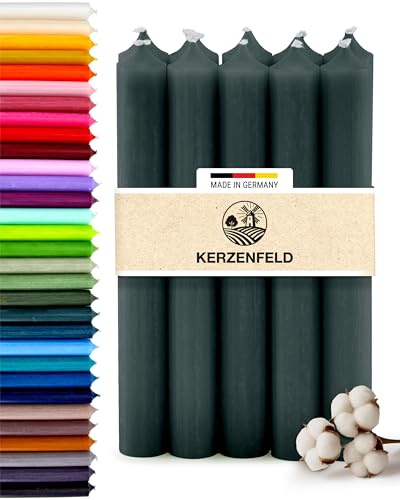 Premium Stabkerzen Dunkelgrün durchgefärbt, 10 Stück, 180mm x 22mm | Made in Germany, Lange Brenndauer 8+ Stunden - Bunte Spitzkerzen Ohne Tropfen & Rußen - RAL-Zertifizierte Haushaltskerzen