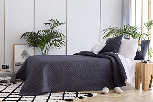 Todocama – Colcha boutí Fina con diseño de Rombos, para Primavera, Verano, otoño e Invierno. 100% Microfibra Extra Suave. Colcha Cubre Cama Multiusos. Cama 105-200x260cm Gris Oscuro