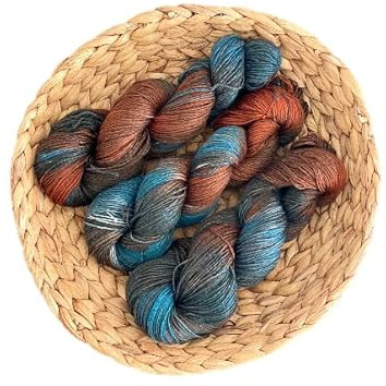 KRONOS, Handgefärbte Wolle, Handdyed Yarn, mit Säurefarben gefärbt, Einzigartig, Unikat, Stricken, Häkeln, Handarbeiten (Sockenwolle 4-fädig)