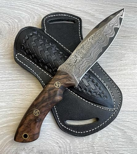 CraftTal Couteau d'extérieur en acier damassé, composé de 150 couches d'acier damassé et d'un manche en noyer, avec étui en cuir. Couteau de survie tranchant, forgé d'une seule pièce.