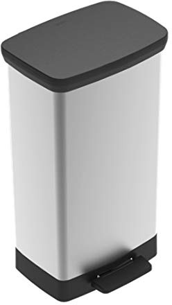 Curver Deco 50 Liter großer Kunststoff-Mülleimer mit Fußpedal und Beutelhalter und Deckel – perfekt für den Haushalt im Innenbereich für Müllentsorgung, Recycling, Schwarz/Silber