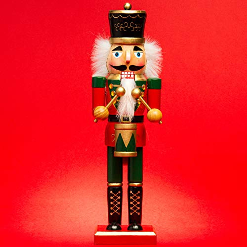 SIKORA NK-D aufwändig gestaltete Deko Nussknacker Figur aus Holz, Farbe/Modell:D02 rot/grün - TROMMLER, Höhe in cm:Höhe ca. 36 cm