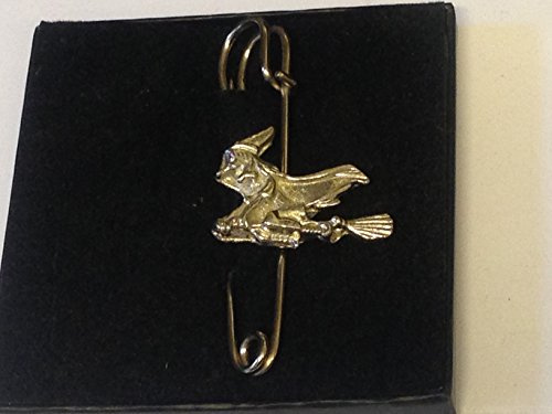 Witch On Broom 3.4cm X 2.6cm TG307 Scarf , Brooch and Kilt Pin Pewter 3 7.5 cm POSTED BY US GIFTS FOR ALL 2016 FROM DERBYSHIRE UK