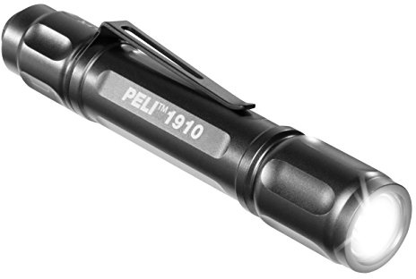 PELI 1910 Lampe de Poche Personnelle Premium Compacte à LED pour Les Travaux de Maintenance, Qualité Supérieure Idéale pour Les Électriciens, Mécaniciens, Étanche IPX7, 106 Lumens, Couleur : Noire