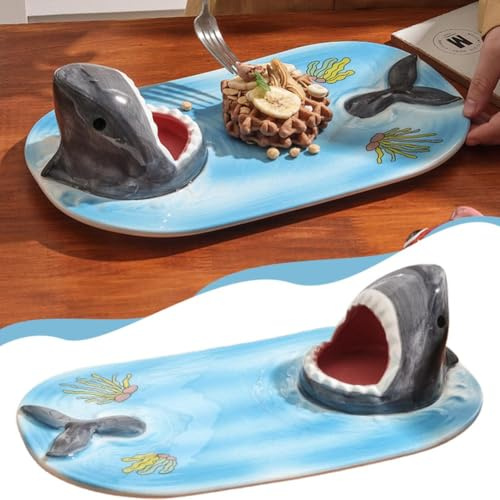Assiette en céramique bleue en forme de requin, assiette à sushi de requin, assiettes à salade de cuisine amusantes faites à la main avec bol à sauce, plateau de service alimentaire peint à la main