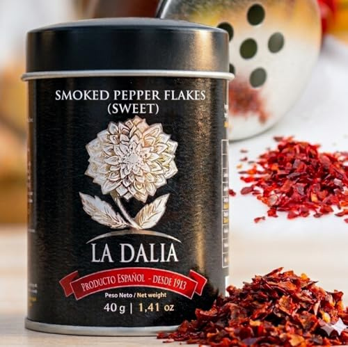 LalolaGourmet® Smoked Sweet Paprika Flakes – Spanish Pimentón de La Vera for Meat, Fish, Eggs, Sauces & Stews – Premium Gourmet Spice 40g