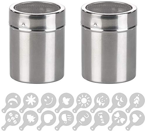 INTVN 2 Dimensioni Acciaio Inossidabile di Alta qualità Spargicacao spalmatore per Cacao Zucchero Polvere Cioccolato Cannella Farina Sale spezie con Coperchio, 32 Pezzi Cappuccino Stencil e Ganci