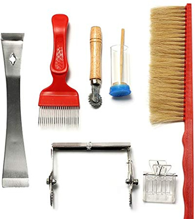 ZWTPGKRD 1 Set Bienenzuchtbedarf, Extraktor-Fänger, Markierungsrahmenhalter, Werkzeug, Bienenfutterspender, Eingang