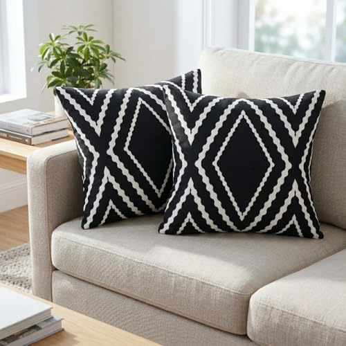 Hopomoon 2er Set Kissenbezug 45x45 cm Kurzer Plüsch, Dekokissen Schwarz Weiß Geometrisch, Boho Kissenhülle Modern Nordischer Stil für Sofa Schlafzimmer Wohnzimmer, Ohne Füllung