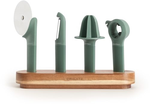CREATE/Pack de 4 utensilios de cocina verde sage/Soporte de madera, pelador de fruta y verdura, exprimidor, cortador de pizza, abridor multifunción, apto para lavavajillas