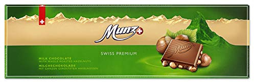 Munz Swiss Premium | Haselnuss-Riesentafel | 8 x 300g - 2,4 kg | Schweizer Vollmilchschokolade mit bester Alpenmilch, Riesen-Schokoladentafeln mit ganzen Haselnüssen
