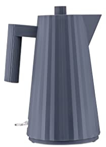 Alessi Plissé MDL06 G - Bollitore Elettrico di Design, in Resina Termoplastica, Presa Europea 2400W, 170cl, Grigio