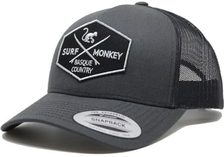 DRESSED IN MUSIC PLAY WITH ME Trucker Kappe - Halbrunder Schirm - Snapback-Verschluss - 5-Panel Design - Herren Einheitsgröße