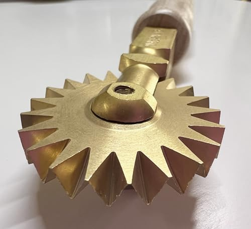 Siccardi Rotella tagliapasta in Ottone - Manico in Legno (5 mm)
