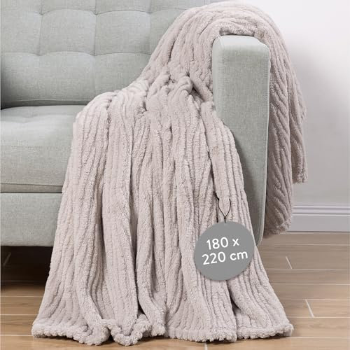HOMELEVEL Coperta Sherpa - Plaid Pile Singolo Caldo - Pail con Motivo Jacquard - Morbida e Pelosa per Divano - Facile da Lavare - Calda Invernale per Letto - 150 x 220 cm - Beige