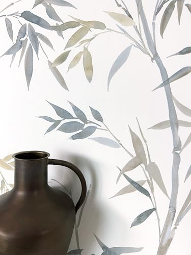 Newroom papel pintado beige jungla bambú acuarela dormitorio salón | discretos tonos gris azulado, textura de lino mate, estilo escandinavo natural, no tejido TNT, pasillo recibidor