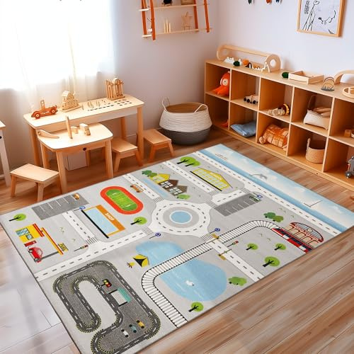 Carpettex Kinderteppich rutschfest | Lehrreiche Straße Design 80 x 120 cm | Kein Abwurf | Kurzflor und Waschbarer Spielteppich für Kinderzimmer für Mädchen und Jungen | Fußball, Auto