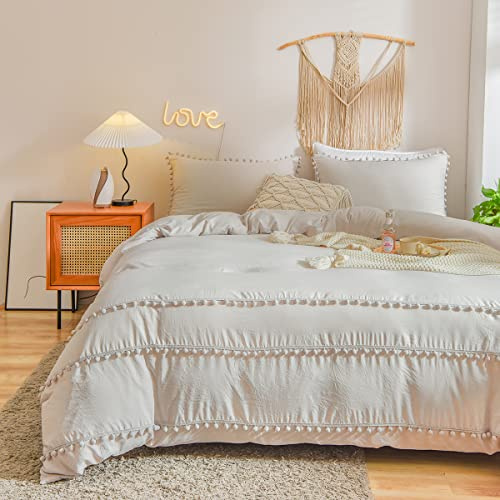 Freyamy Housse de Couette 220x240cm+2 Taie d'oreiller 65x65cm Frange Bohème Pompoms Beige Parure de lit 2 Personnes Adulte Fille Sets de Housse Couette en 100% Microfibre Lavé avec Fermeture Éclair