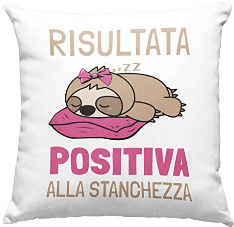 Vulfire Cuscino Risultata Positiva alla Stanchezza, Idea Regalo di Compleanno Originale, Frase Divertente, Arredamento Casa, Arredo Divano Letto - con Imbottitura (40_x_40_cm)