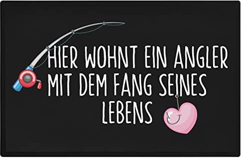 Trendation - Fußmatte Angler Geschenk Angeln Lustiger Spruch Fussmatte 60x40 cm Hier Wohnt EIN Angler Mit Dem Fang Seines Lebens