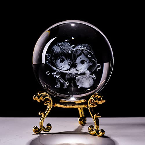 VVW&LIU 6 cm Kristall 3D Ball Briefbeschwerer Gravierte Glaskugel Figur Heimdekoration Ornamente Handwerk Kreative Geschenke,Mit Goldener Basis,60mm
