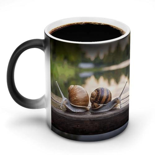 Kaffeetasse mit dem Motiv „Zwei Schnecken auf der Bank, Farbwechseltasse, lustige Kaffeetasse, Keramik-Kaffeetasse, originelle Kaffeetassen, wärmewechselnde Tasse, Keramiktasse, lustige Tassen, süße T
