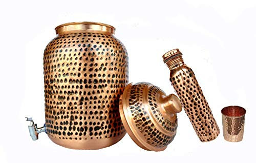 Rastogi Handicrafts - Vaso in rame puro martellato con giunto meno acqua con bicchiere e bottiglia in rame (nero martellato, 4 lettiere)
