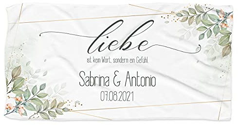 Herz & Heim® XL Badetuch zur Hochzeit Liebe ist kein Wort mit Wunschnamen und Datum 100 x 180 cm (B/H)