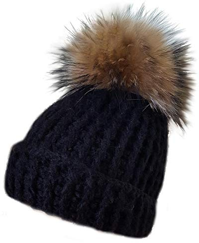 MERRYLAND Mütze Echtfellbommel Schwarz Pudelmütze ECHTFELL Bommelmütze Hat Real Fur Handmade Fellbommel Echt Fell Strickmütze Bommel Pelzbommel Waschbär Raccoon Pelz