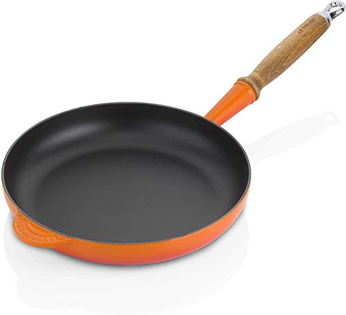 LE CREUSET Gusseisen-Bratpfanne mit Holzgriff, Rund, Ø 26 cm, Für alle Herdarten inkl. Induktion geeignet, Ofenrot, 20058260900460