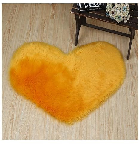 Yurosiay Herzform Kunstfell Teppich Flauschige Lammfellimitat Teppich Super Weich Faux Fellteppich Bettvorleger Wolle Kunstfell Matte Waschbar Longhair Fellteppich Herz für Haus Gelb 70×90cm
